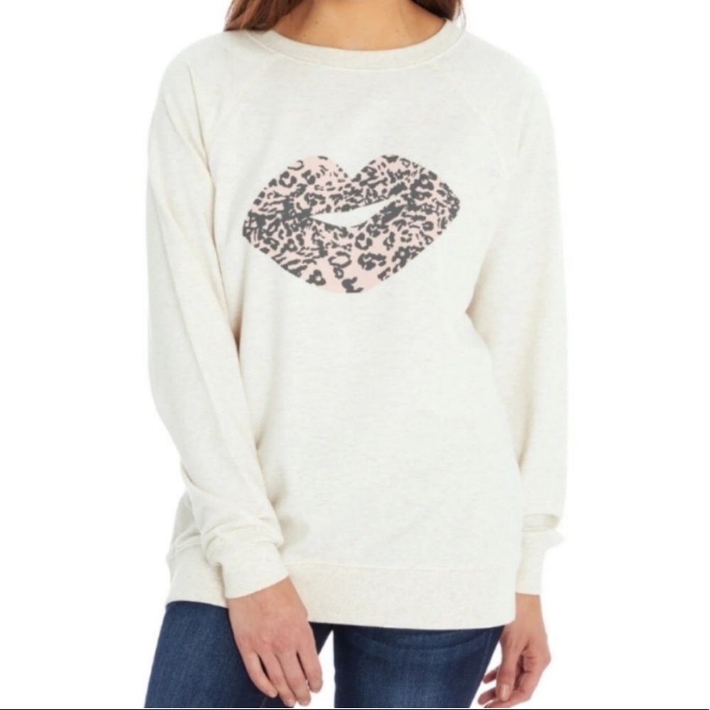 NWT Wildfox Leopard Lips Graphic Oversized Pullover Sweatshirt Oatmeal Medium